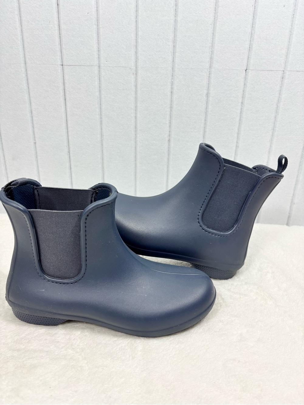 CROCS lightweight Navy Chelsea Rain Ankle Boots for Women Size 7